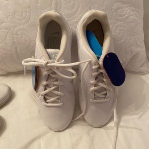 Nike Cheer sneakers size 6